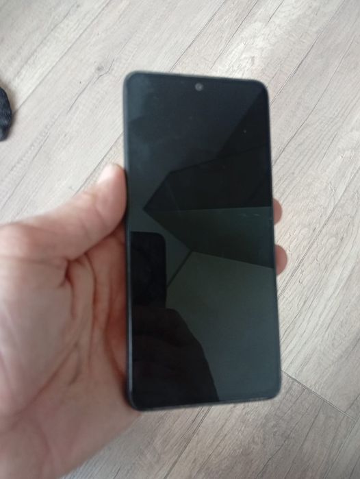 Продам телефон срочно