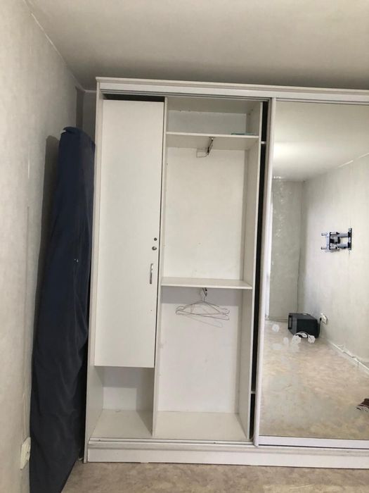 Продам неплохой шкаф в зал