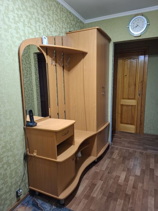 Продам прихожую.