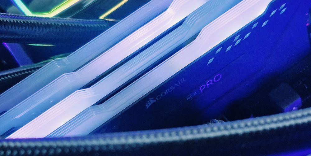 32GB RAM  3200MHz DDR4 Corsair PRO RGB