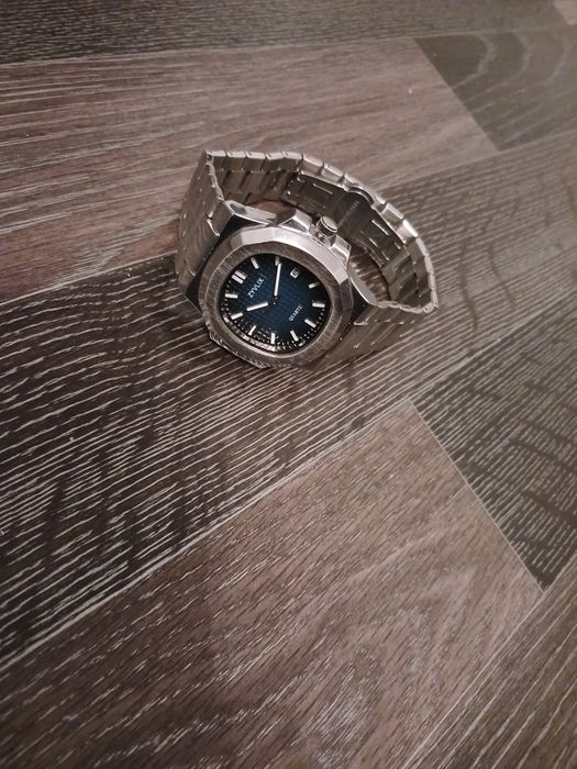 Мужские металлические часы-солидные рабочие!