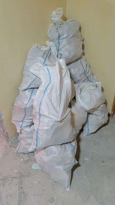 Transport moloz debarasare mobilier debarasare apartamente garsoniere