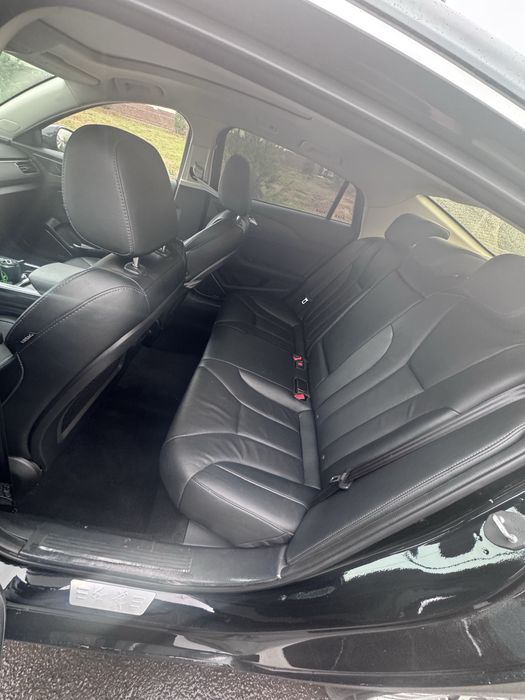Hongqi h5 faqat kapot kraska bogan qogan joyi 100% toza 38 ming yurgan