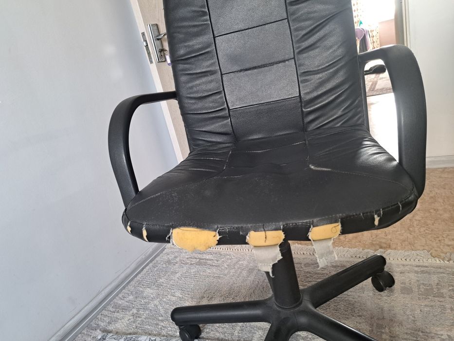 Продам кресло офисное