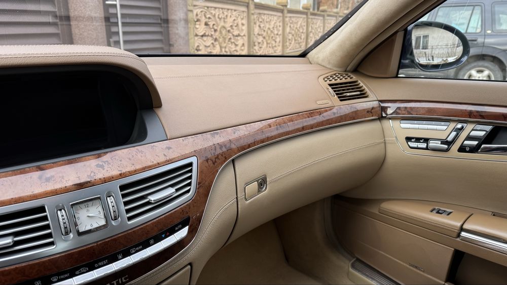 Mercedes W221 S-Class Long 4Matic AMG