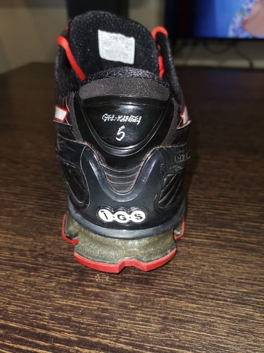 Asics kinsei 5 и Vans номер46