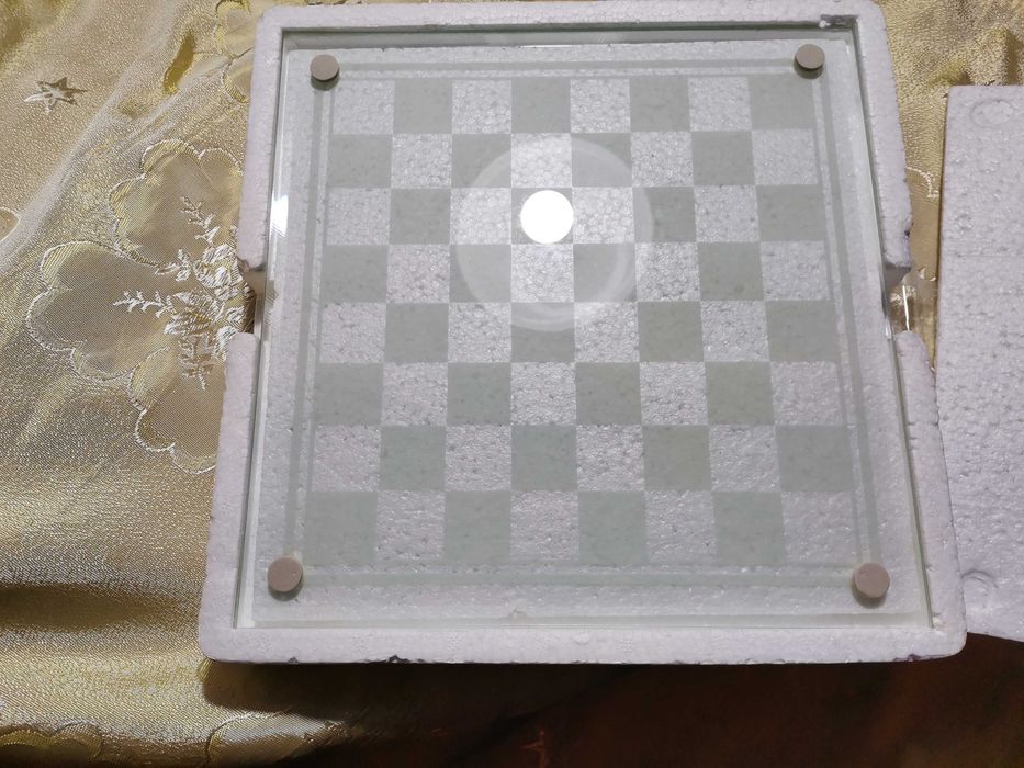 Игра - шах с шотове