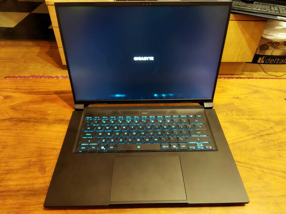 Gigabyte Aero X16, Ryzen AI 7 350, RTX5070, 2560x1600 165Hz, 100% sRGB