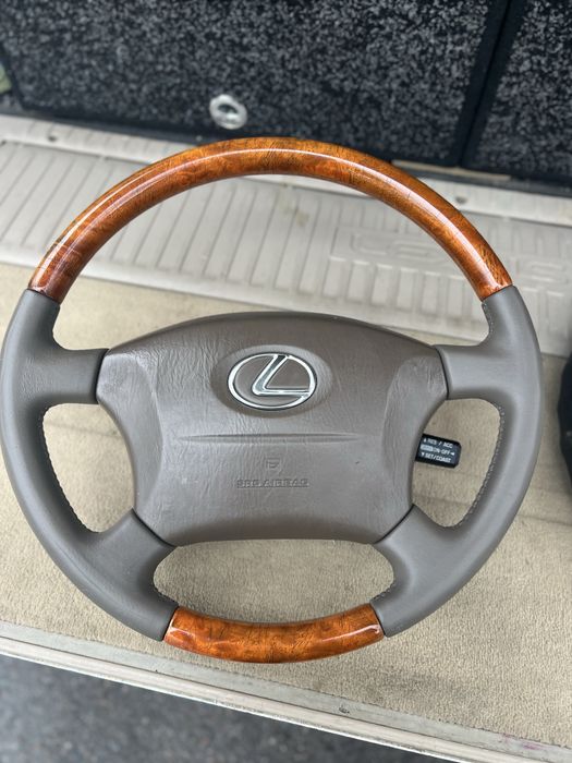 Продам руль на Lx 470