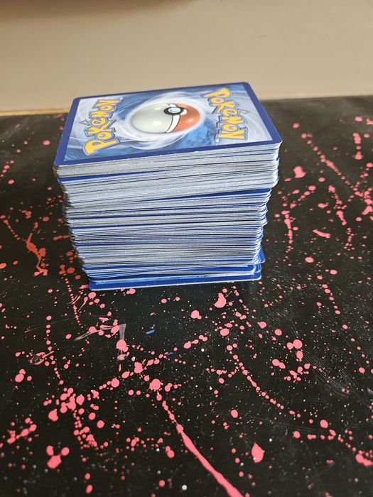 215 Pokemon cards