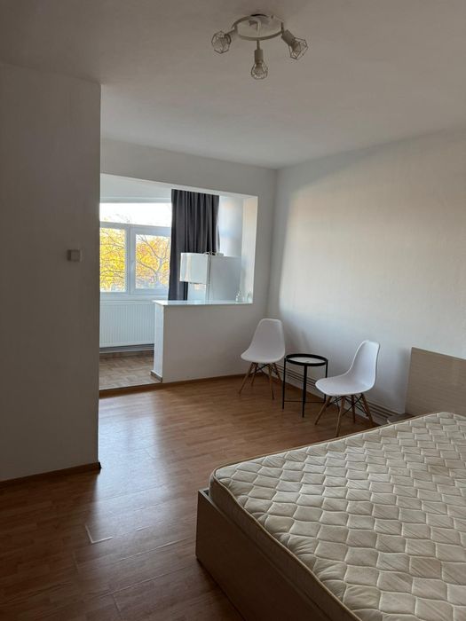 Garsonieră de închiriat