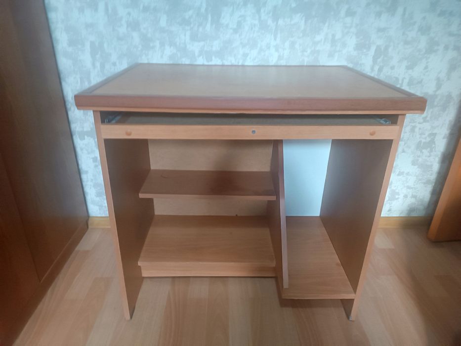Kompyuter stoli sotiladi