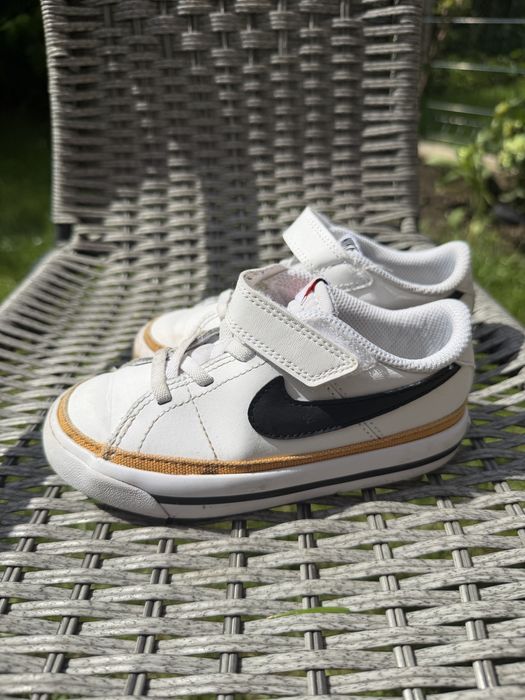 Продавам детски обувки Nike