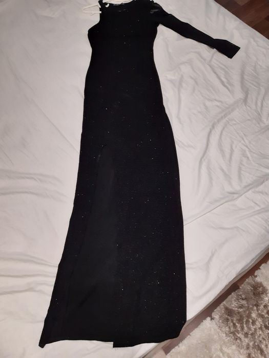 Rochie neagra Bershka lunga de seara