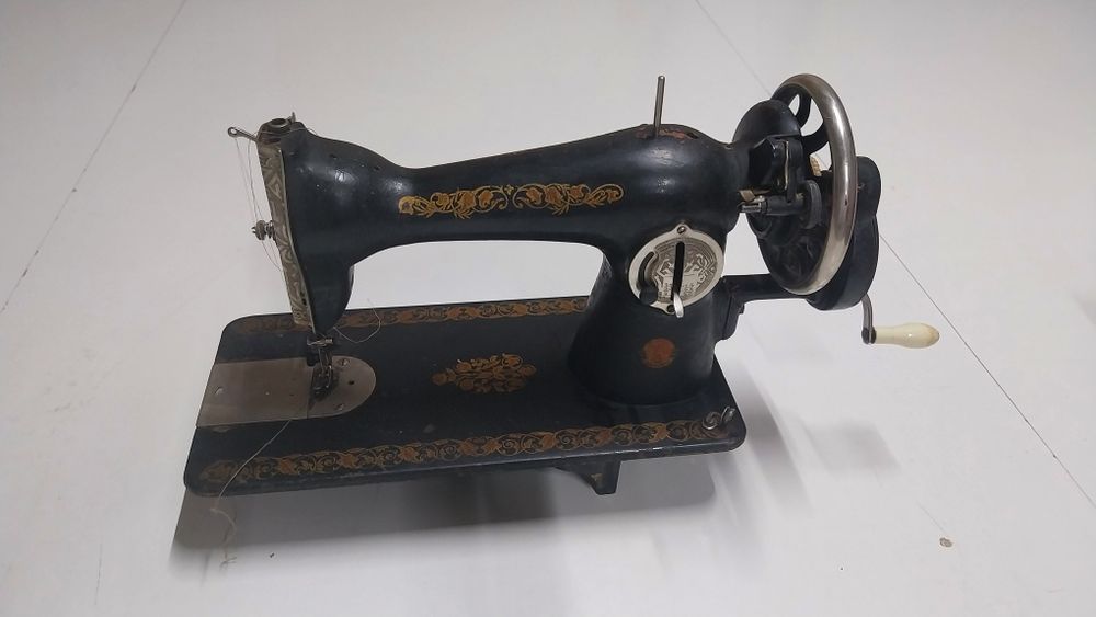 masina de cusut zinger