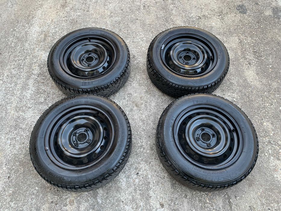 Jante tabla cu anvelope iarna renault clio 5