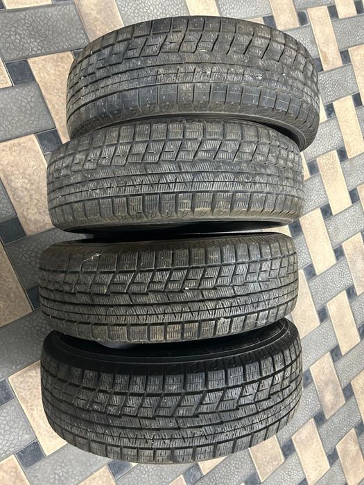 Yokohama 215 60 R17 зимний