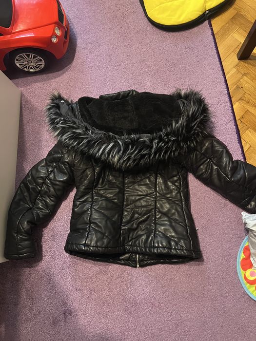 Яке M размер,с голяма качулка