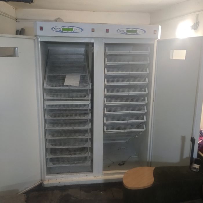 Продам инкубатор Nest3000 (двухкамерный)