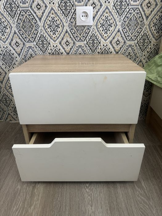 2 прикроватные тумбы