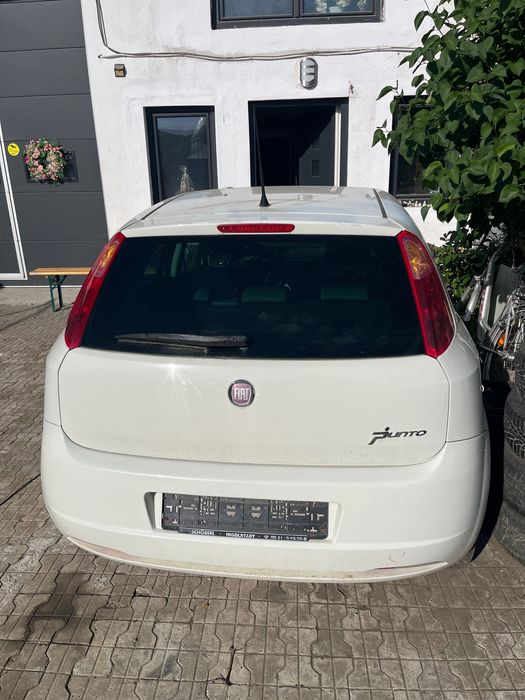 Fiat Punto 1.4 benzină – 2009 – 146.000 km
