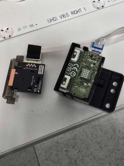 Телевизиор LG 49UH6107 на части