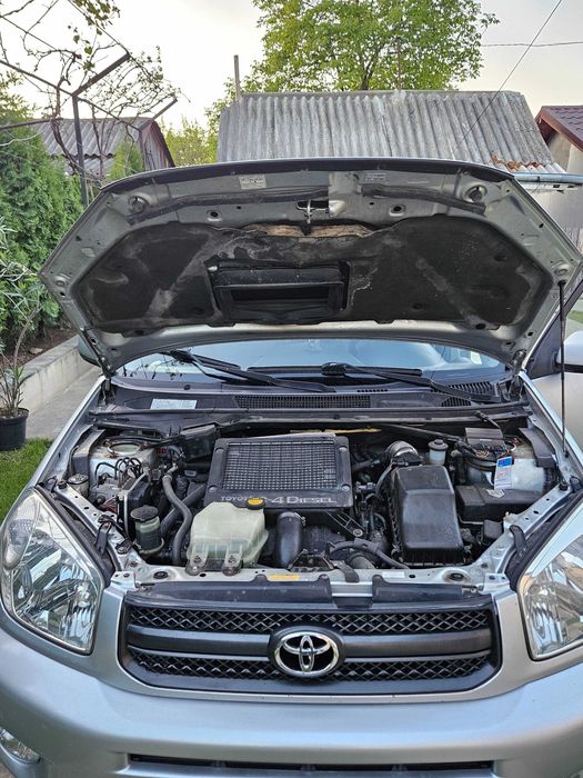 Toyota RAV4 2005 diesel 116 cp