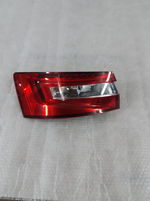 Stop tripla lampa stanga spate Skoda superb 3