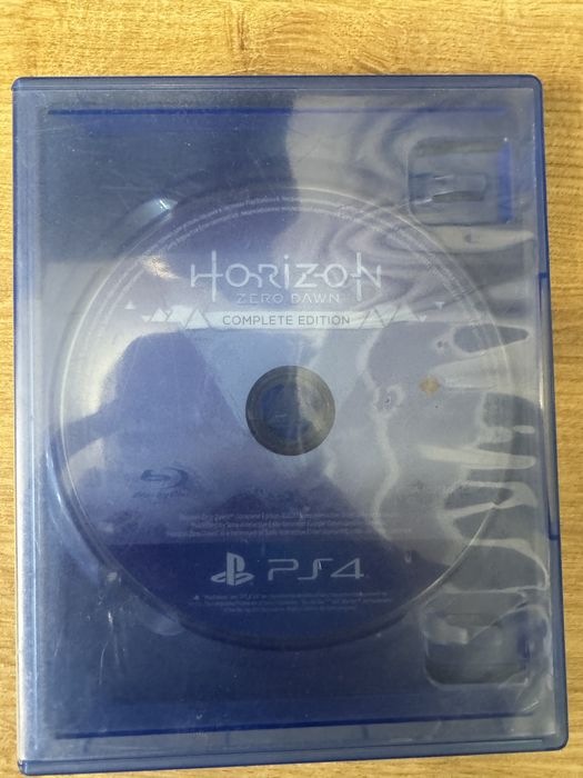 Диск на пс 4 Horizon zero down complete(торг и обмен уместер)