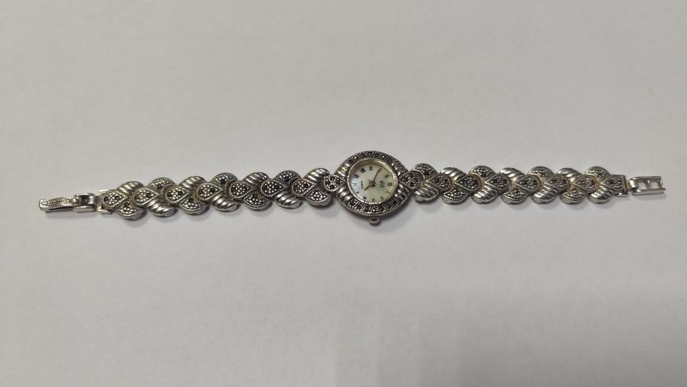 Часы наручные серебряные