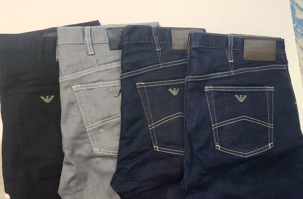 Emporio Armani jeans 34/32  4 perechi