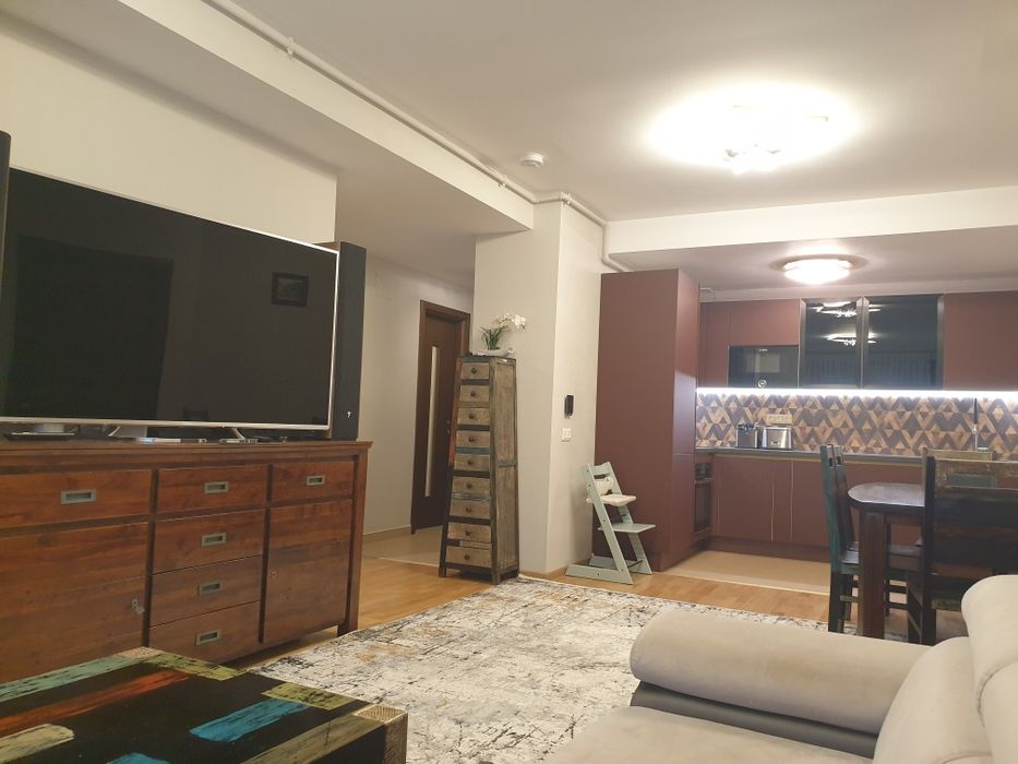 Apartament 3+1 camere Colina Marei Sinaia. Loc parcare subteran.