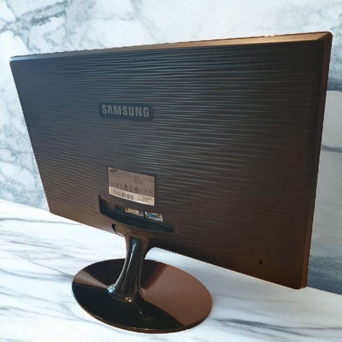 Монитор - Samsung - SyncMaster - "21.5" Full HD ! КАТО НОВ !