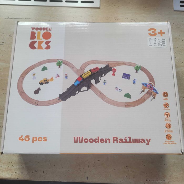 Set tren de jucărie  cu șine