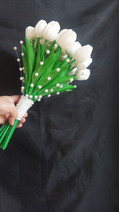 Kelinlar gul dastasi sun'iy