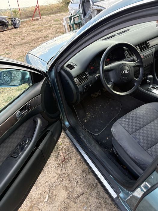 На части Audi A6 2.5 180