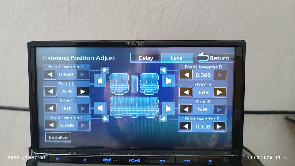 Кенвуд MDV D708BT