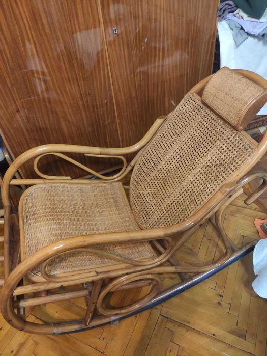 Кресло-качалка, антиквариат 100$