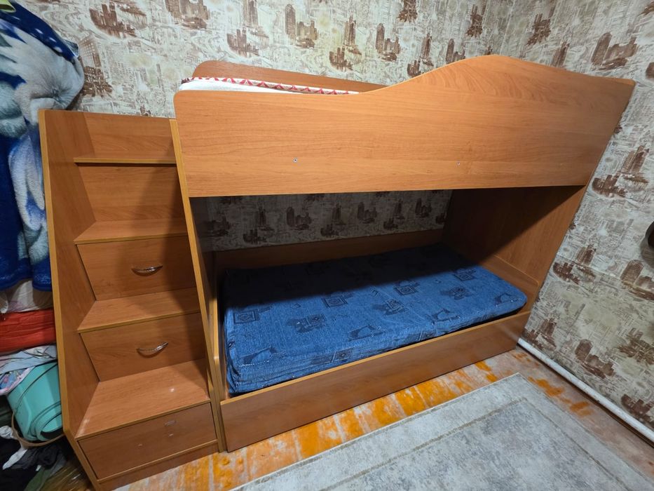 Продам 2-х ярусную кровать