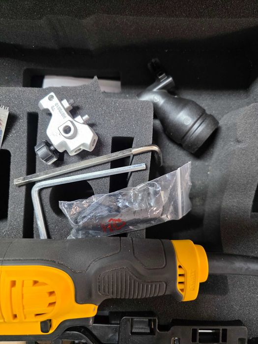 Unealta Multifunctionata DeWalt DWE315KT, Oscilanta Cu Accesorii