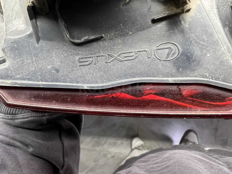 Фонари в крылья Lexus Es 2018-н.в