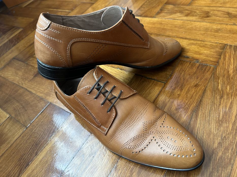 Pantofi din piele
