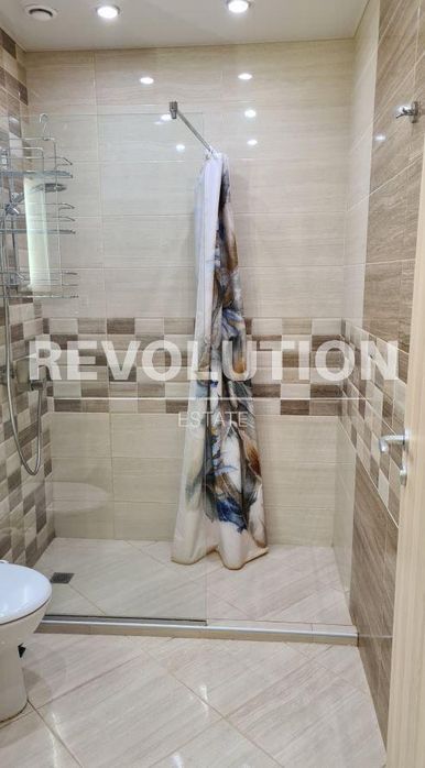 Дава се под наем Двустаен апартамент в Варна, Цветен квартал - 60 кв.м за 475 € - Снимка #4