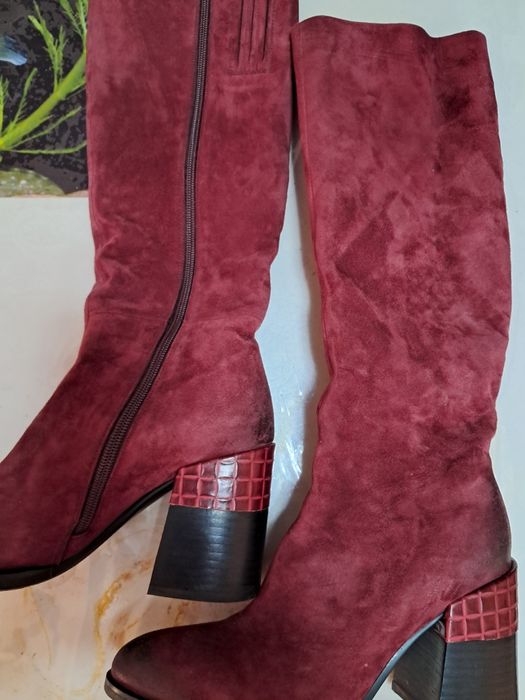 Продам новые красивые сапоги