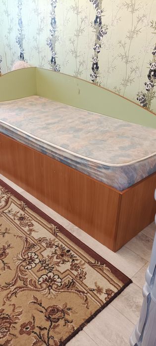 Продам кровать детскую