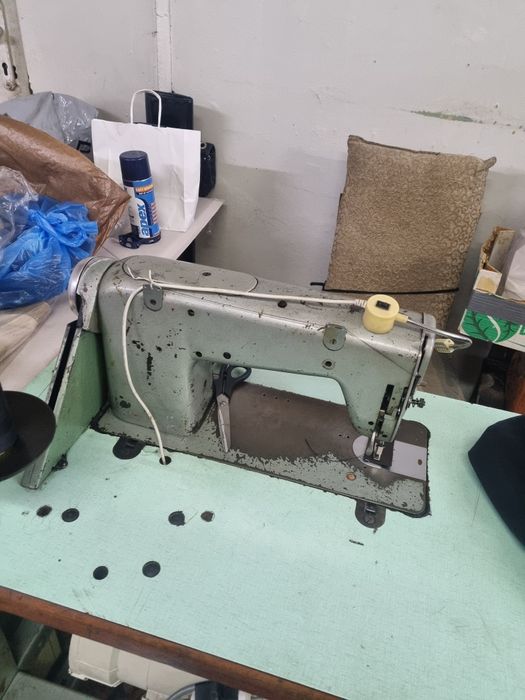 Шивашки цех за по-тежки материали
Описание:
Продава се напълно