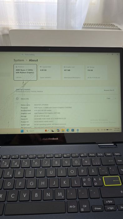 Asus VivoBook 2 in 1 Ryzen 3 5300U 4 gb rami ddr4!