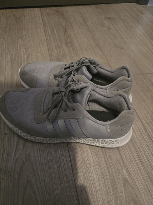 Adidasi Adidas (nu nike, nu jordan, nu amiri, nu armani, nu versace)