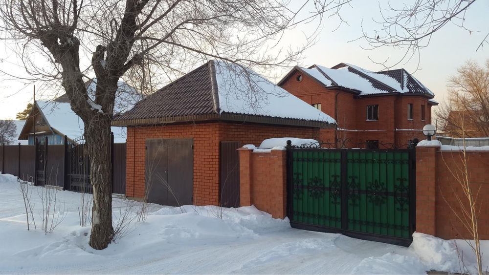 Бригада строителей с опытом работы больше 15 лет.