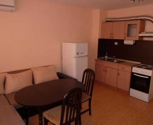 Дава се под наем Двустаен апартамент в Бургас, Меден рудник - зона А - 55 кв.м за 145 € - Снимка #1